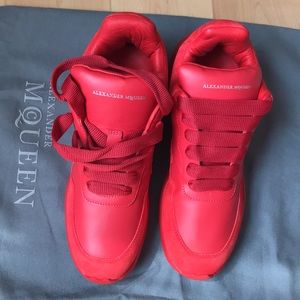 Alexander McQueen women’s red leather / suede runner sneaker 508291